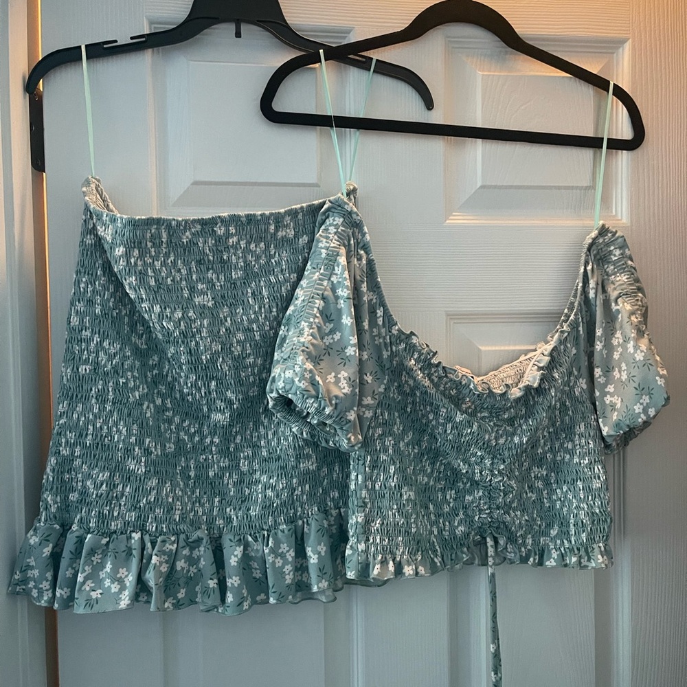 NWOT Two piece green floral skirt set Size Small.